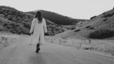 Karolina Goceva - DAJ NA SUNCE (Official Video) - Videoclip.bg