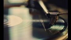 Makoto feat MC Conrad - Golden Girl (Lenzman Remix) - Videoclip.bg