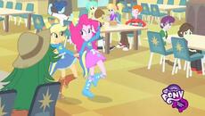 Marge, Homer, Rarity, Fluttershy, Barry and Kiff Sings Cafeteria Song - Videoclip.bg