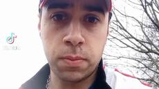 Здравейте приятели искате ли да научите моята тъжна история чуйте я хубаво нямам много приятели - Videoclip.bg