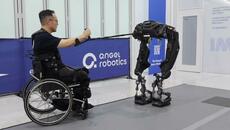 WalkON Suit F1: The Next-Gen Exoskeleton That Walks Itself - Videoclip.bg