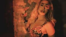 Γωγώ Ρωμαίου – Το Μαγαζί… Το Κλείσαμε _ Official Music Video (4K) - Videoclip.bg