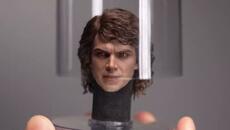 Hot Toys: Star Wars - Anakin Skywalker with real lightsaber - Videoclip.bg