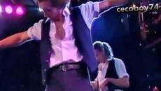 Άντζελα Δημητρίου - Ομόνοια - централен площад в Атина - Videoclip.bg