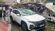 Автомобил се блъсна в сергии на кооперативния пазар в Казанлък - Videoclip.bg