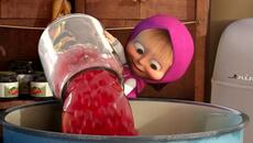 Сборник весёлых серий | Коллекция любимых мультиков Маша и Медведь - Videoclip.bg