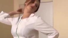 Секси мацка се снима почти гола като nejno_cvetence ( Много Смях ) Интервю за работа в Русия !!! - Videoclip.bg