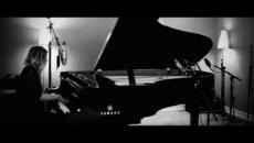 Премиера! Louane - Maman ( Официално Видео ) Превод - Videoclip.bg