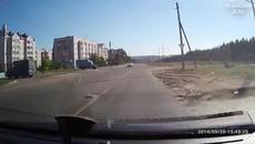 Компилация катастрофи и преобръщания на камиони - Videoclip.bg