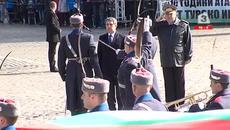 Tържествена смяна на карула и вдигане на флага пред президентството - Videoclip.bg